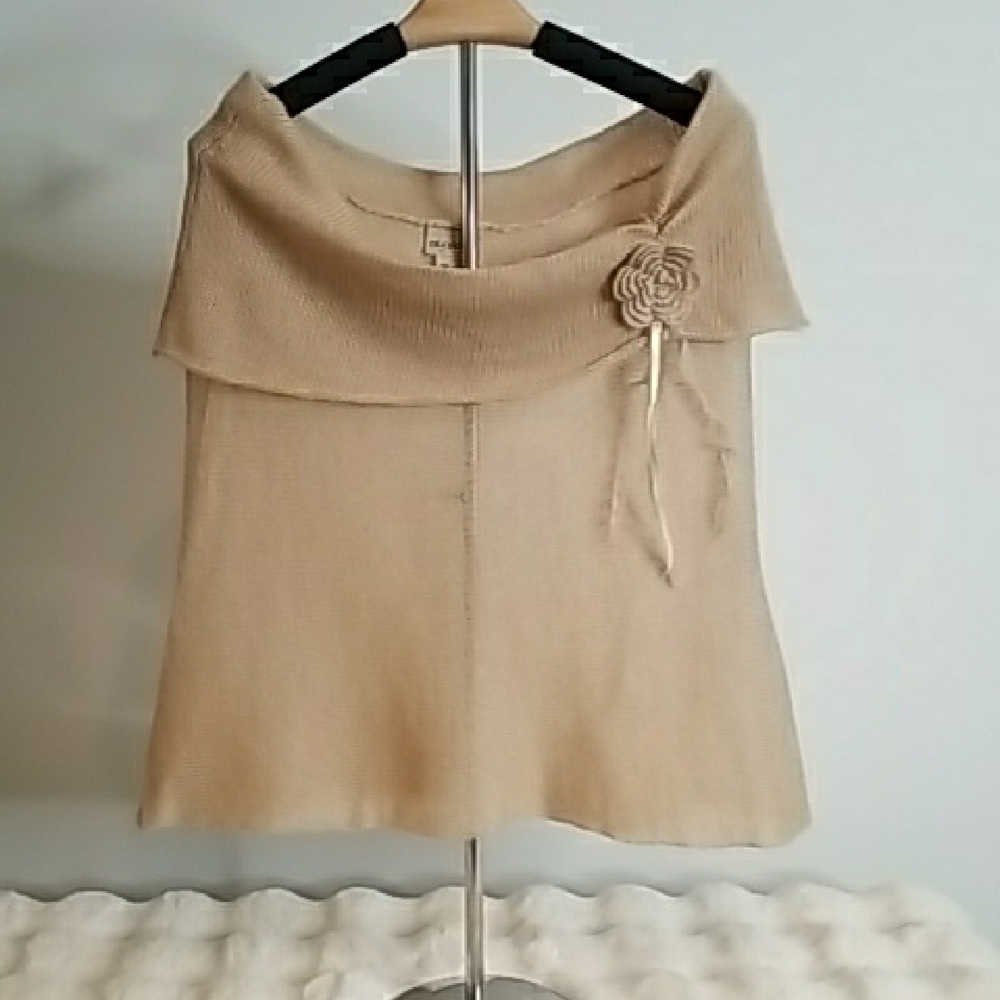 Elegant Tan Cape with Floral Accent